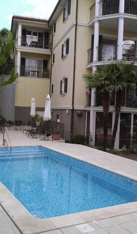 Apartman Mare Opatija Bagian luar foto